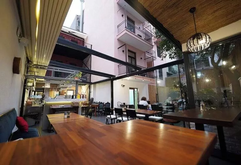 ホテル Monev Suites