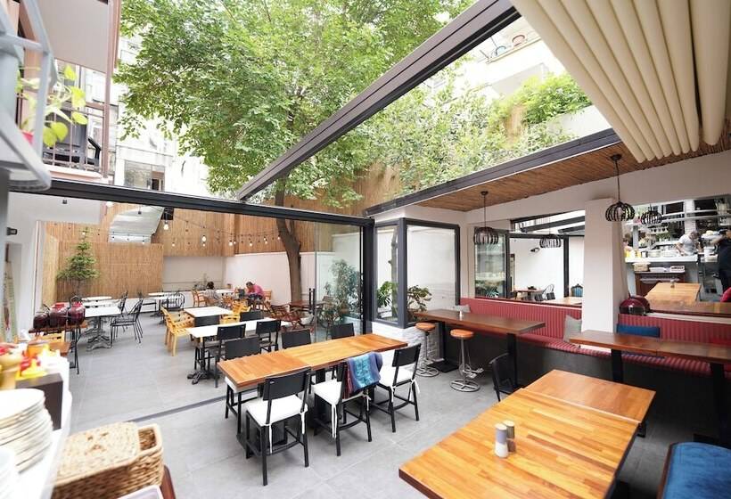 ホテル Monev Suites