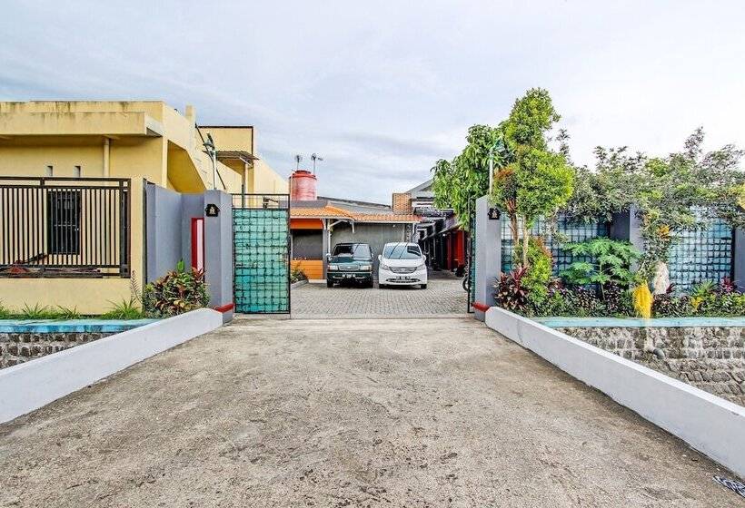 Hotelli Oyo 92296 Amole Paviliun Syariah