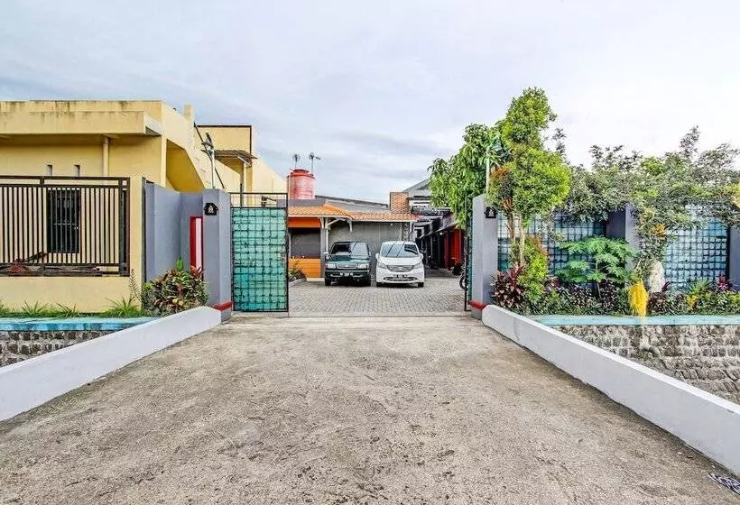 Hotelli Oyo 92296 Amole Paviliun Syariah