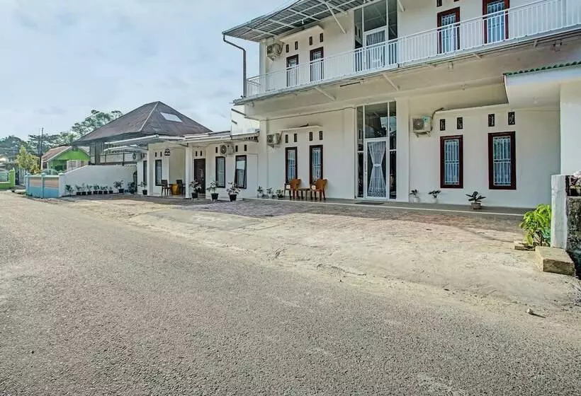 هتل Capital O 92358 Pondok Amak Syariah
