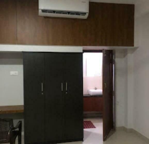 בית מלון כפרי Redbell Suites Residency