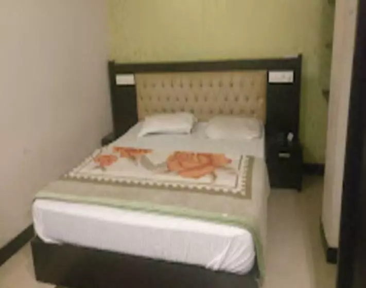 Hotelli Redbell Suites Residency