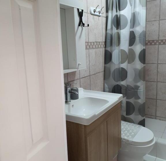 بنسيون Hostal Costa Brava