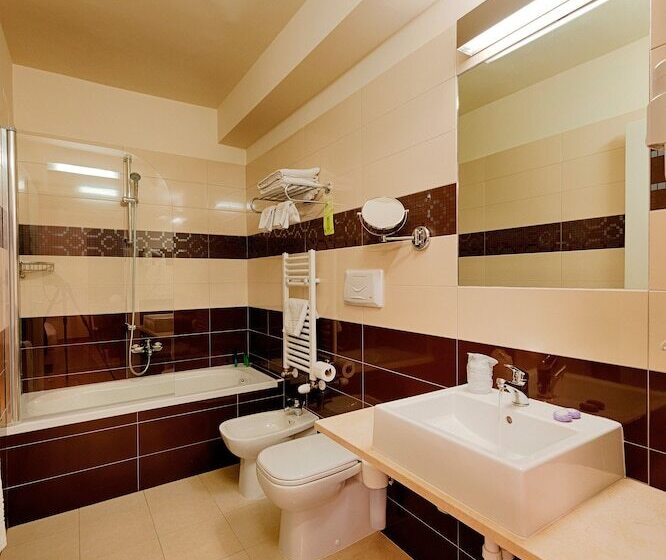 Hb Aosta Hotel & Balcony Spa