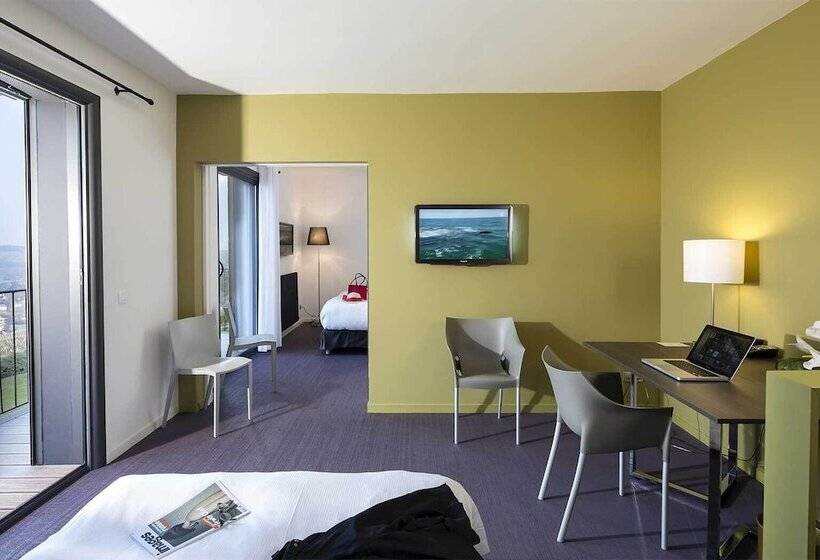 ホテル Hôtel Restaurant La Montagne De Brancion