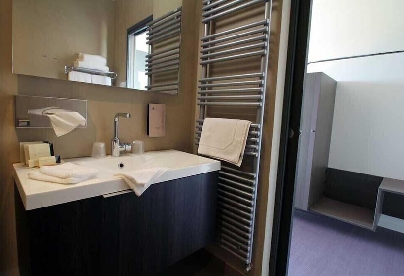 ホテル Hôtel Restaurant La Montagne De Brancion