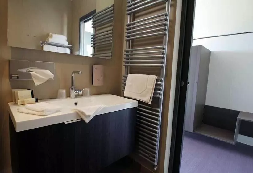 ホテル Hôtel Restaurant La Montagne De Brancion