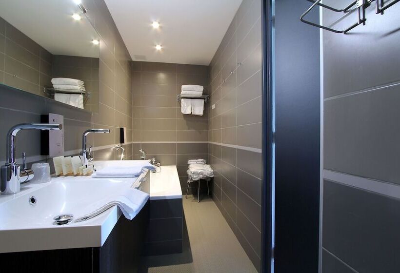 ホテル Hôtel Restaurant La Montagne De Brancion