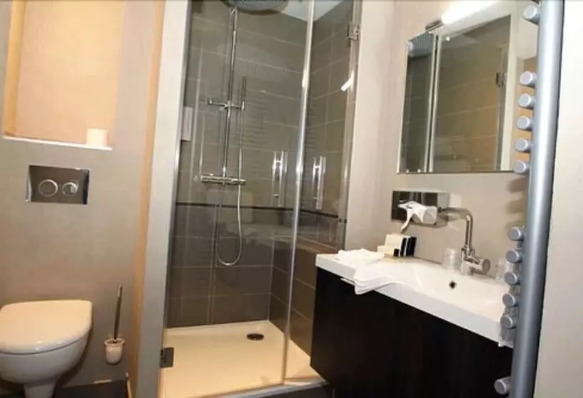 ホテル Hôtel Restaurant La Montagne De Brancion