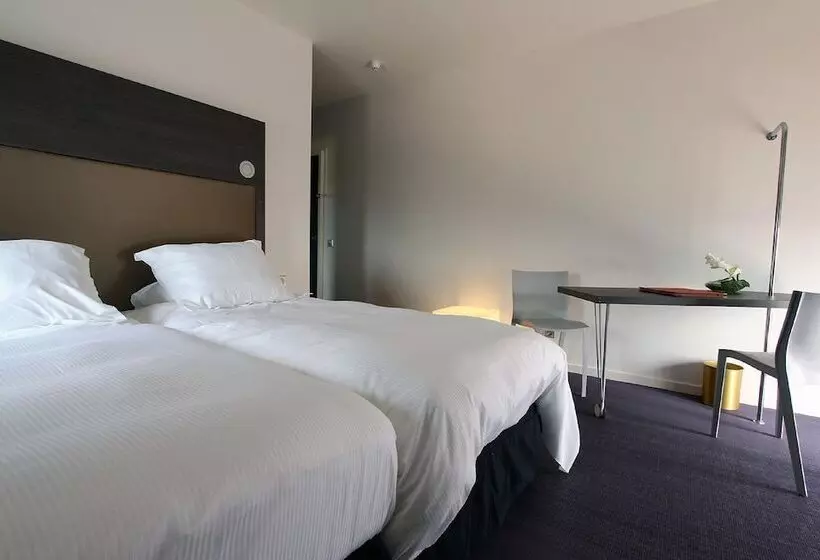 ホテル Hôtel Restaurant La Montagne De Brancion