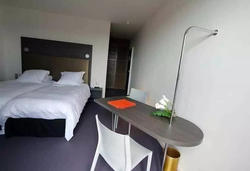 ホテル Hôtel Restaurant La Montagne De Brancion