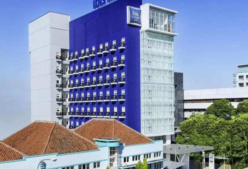 ホテル The Suddha Asia Afrika Bandung