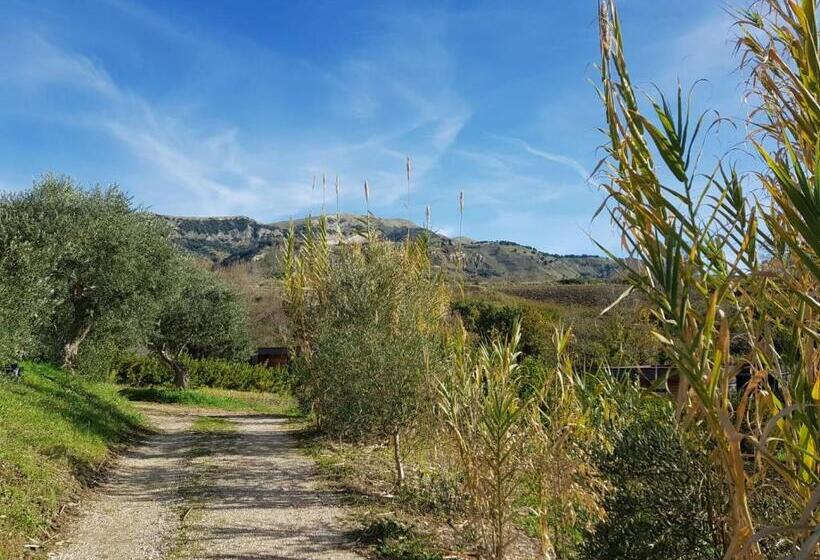 هتل Il Bevaio Di Corleone