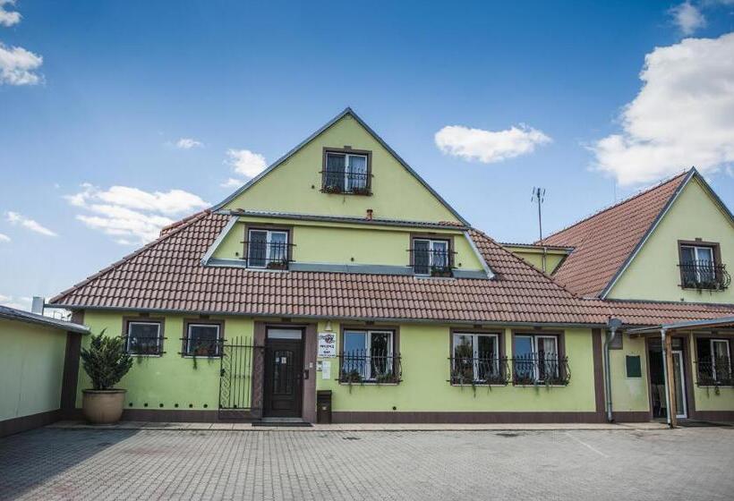 בית מלון כפרי Penzion Eden