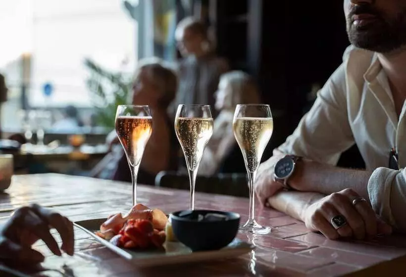 هتل Radisson Blu Metropol Helsingborg