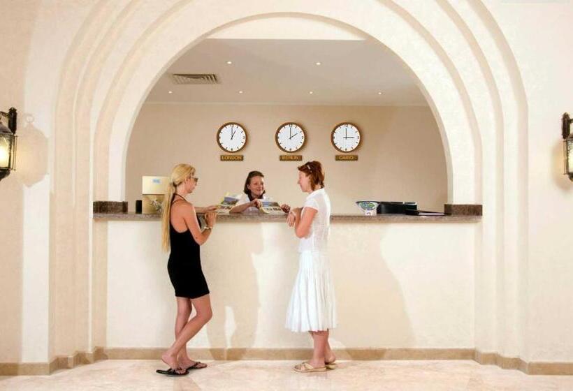 هتل Rohanou Beach Resort