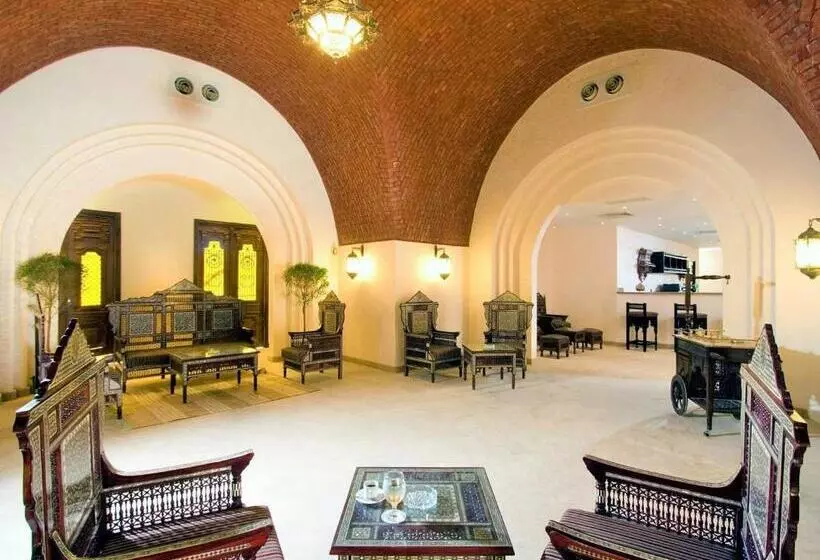 فندق Rohanou Beach Resort