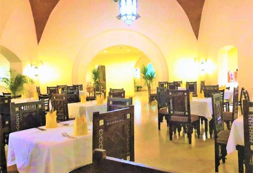 هتل Rohanou Beach Resort