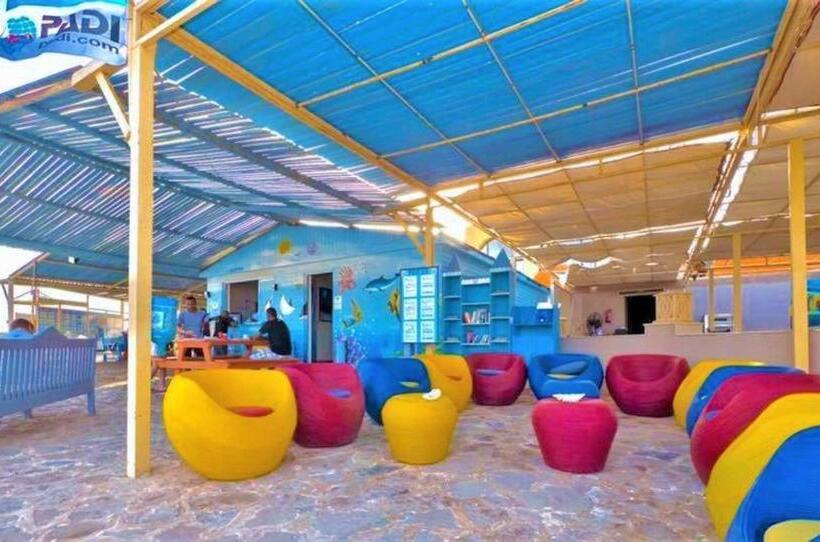 هتل Rohanou Beach Resort