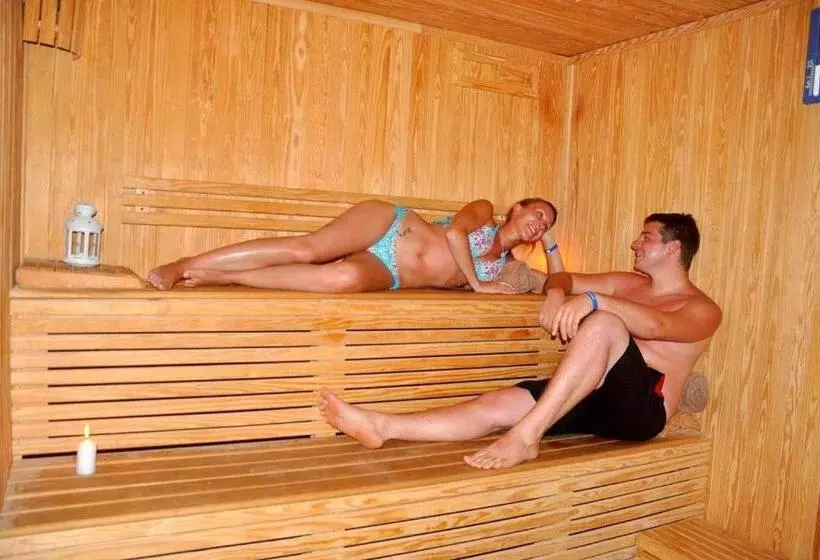 فندق Rohanou Beach Resort