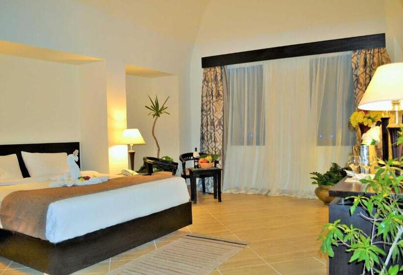 هتل Rohanou Beach Resort