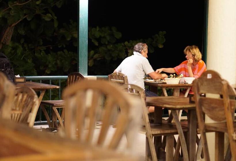 בית מלון כפרי The Cove Phi Phi