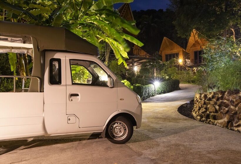 בית מלון כפרי The Cove Phi Phi