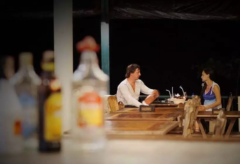 Otel The Cove Phi Phi