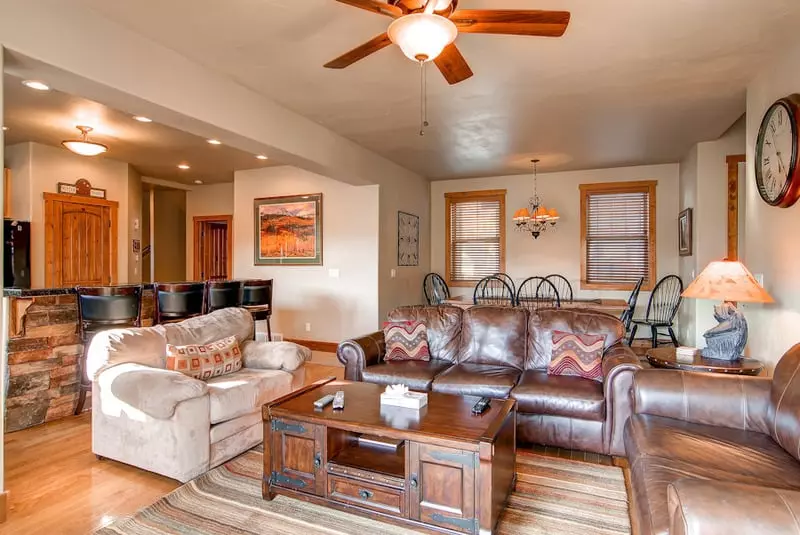 هتل Vista Point Home By Pinnacle Lodging