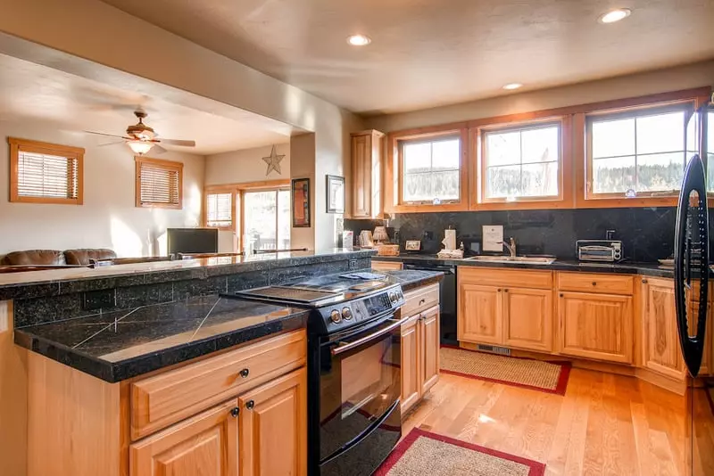 هتل Vista Point Home By Pinnacle Lodging
