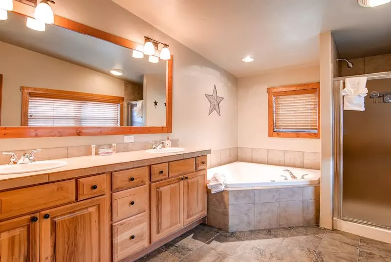 هتل Vista Point Home By Pinnacle Lodging