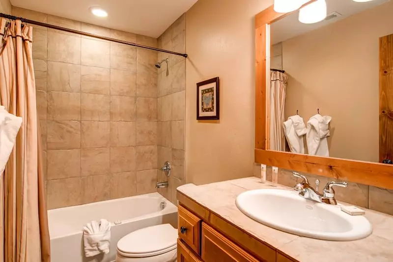 هتل Vista Point Home By Pinnacle Lodging