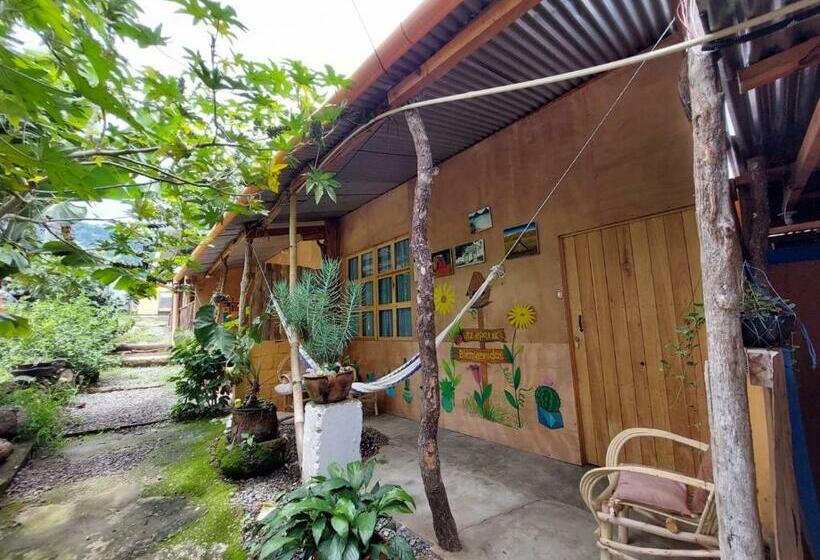 هاستل Cabañas Maná