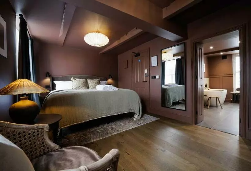 Retkeilymaja The Silk Rooms, At The Freemasons Inn