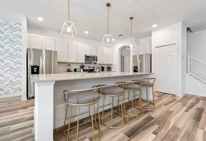 Retkeilymaja Villa De La Luna   C04