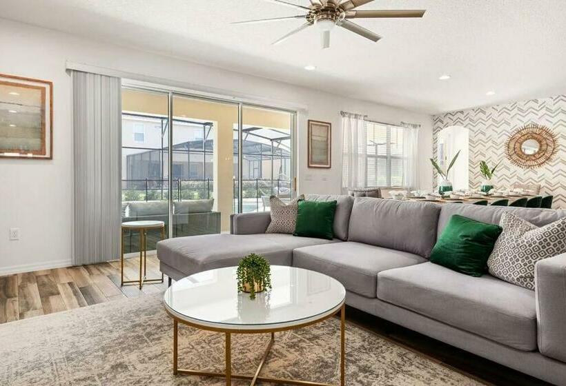 Retkeilymaja Villa De La Luna   C04