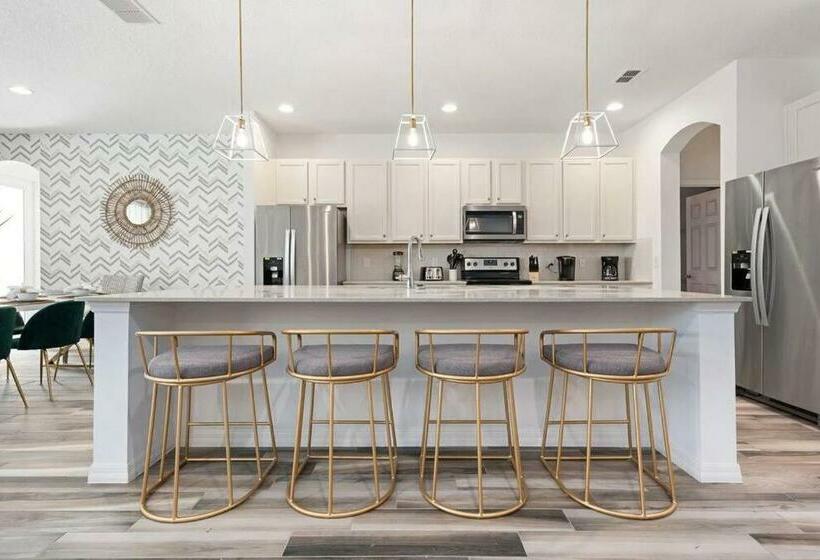 Retkeilymaja Villa De La Luna   C04