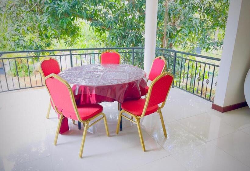 Bed and Breakfast Cinnamon Tree