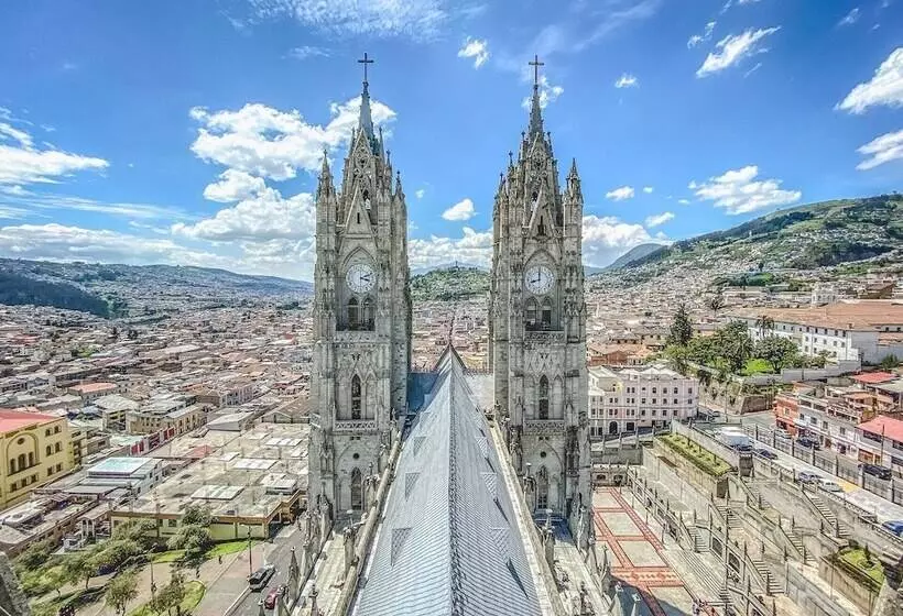 ホテル La Quinta By Wyndham Quito