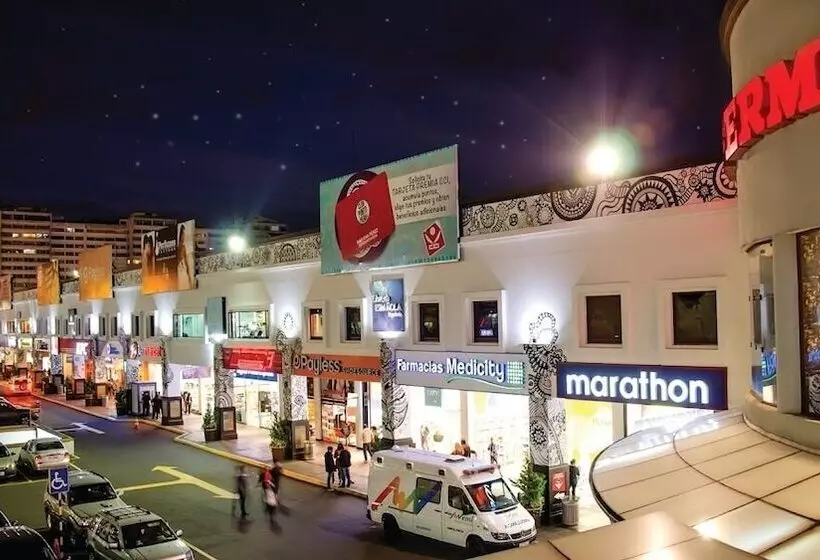 ホテル La Quinta By Wyndham Quito