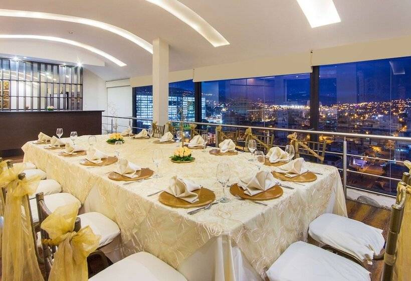 Hotel La Quinta By Wyndham Quito