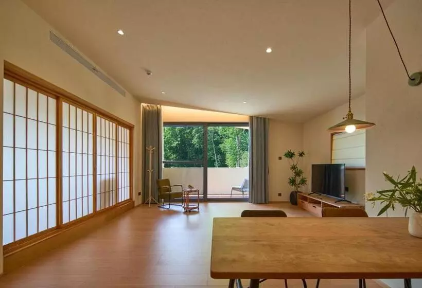 ホテル Mountain And Autumn Homestay