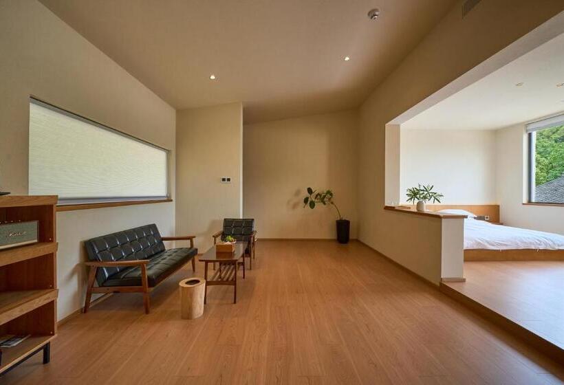 בית מלון כפרי Mountain And Autumn Homestay