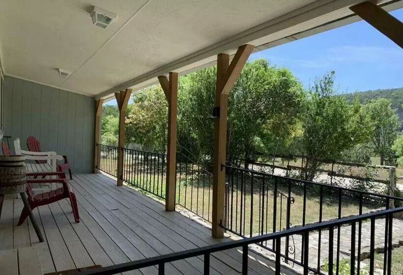 ペンション Clark Creek Ranch Cabin