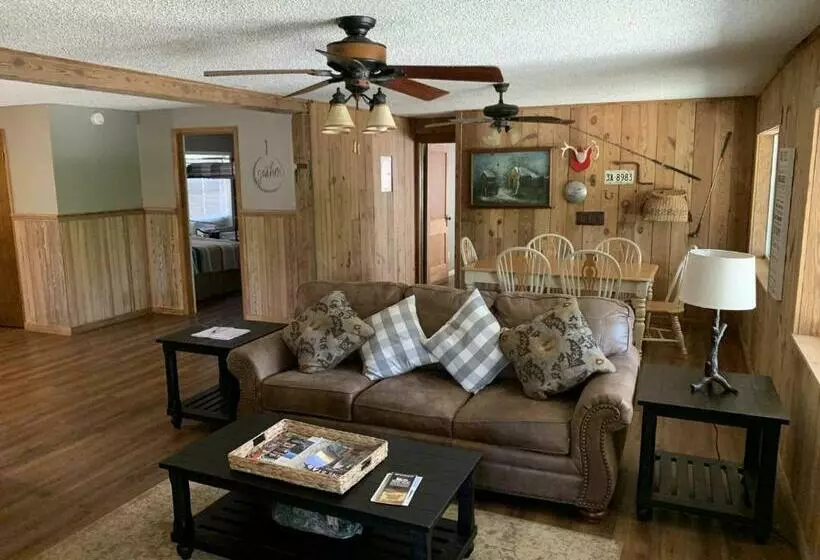 ペンション Clark Creek Ranch Cabin
