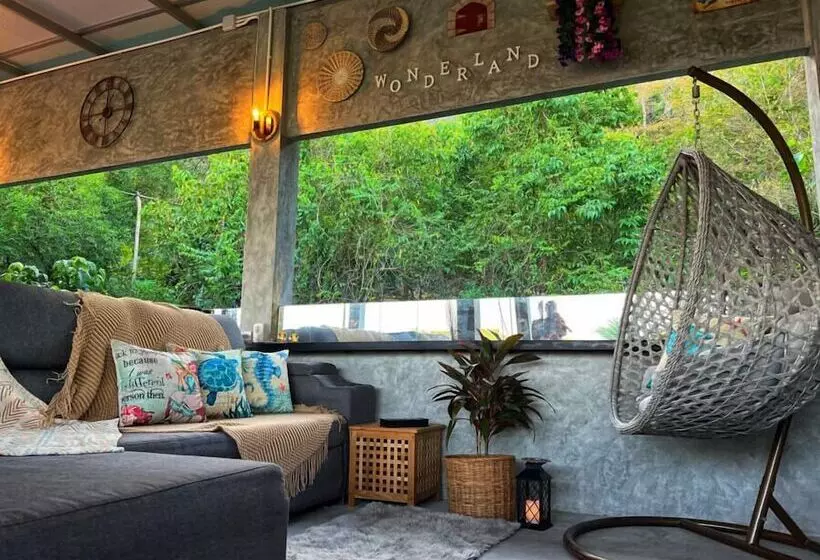 Wonderland Jungle Hostel