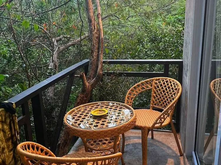 Wonderland Jungle Hostel