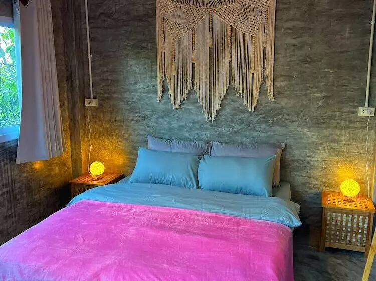 Wonderland Jungle Hostel