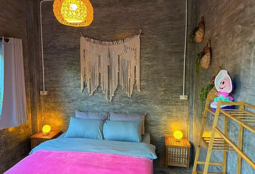 Wonderland Jungle Hostel